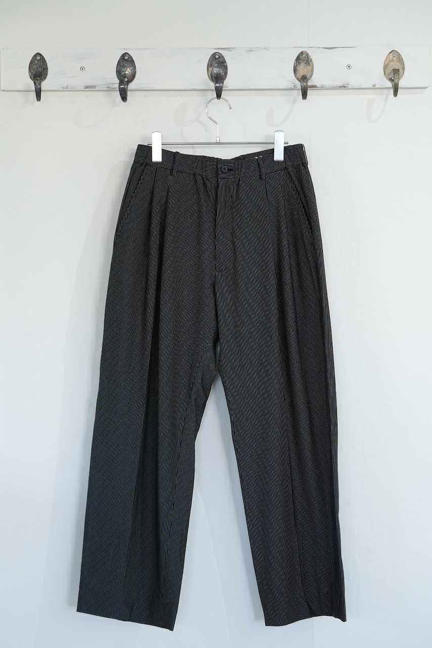 KANEMASA PHIL.  「46G Stripe Tuck Easy Pants」BLACK