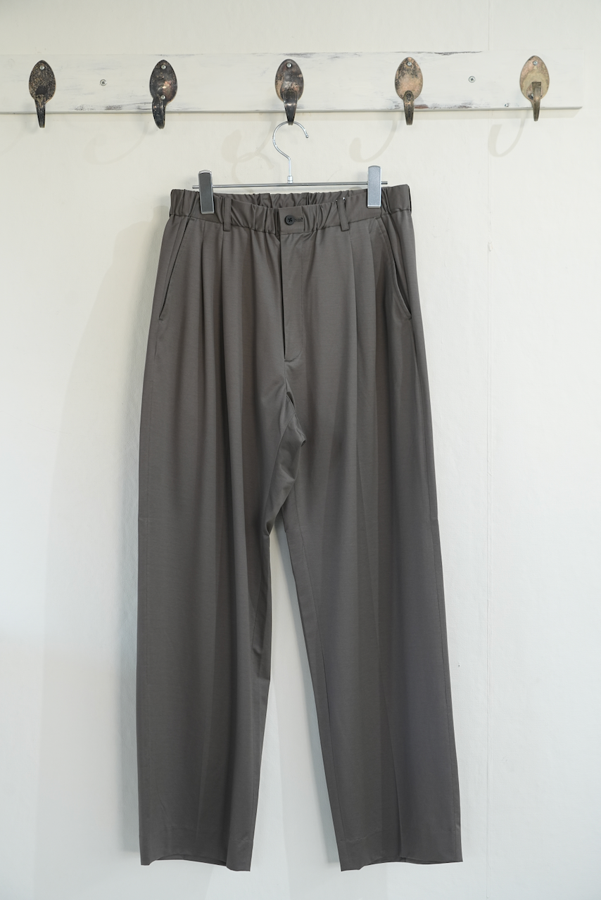 KANEMASA PHIL.  「46G Tuck Easy Pants」